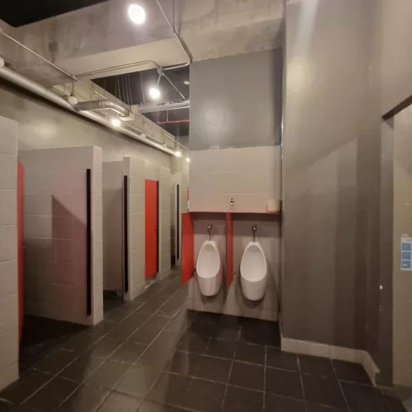 Shower Area at Gold's Gym Vertis North