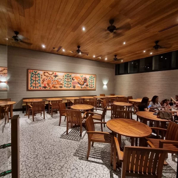 Starbucks Roosevelt fan area