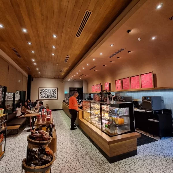 Starbucks Roosevelt counter