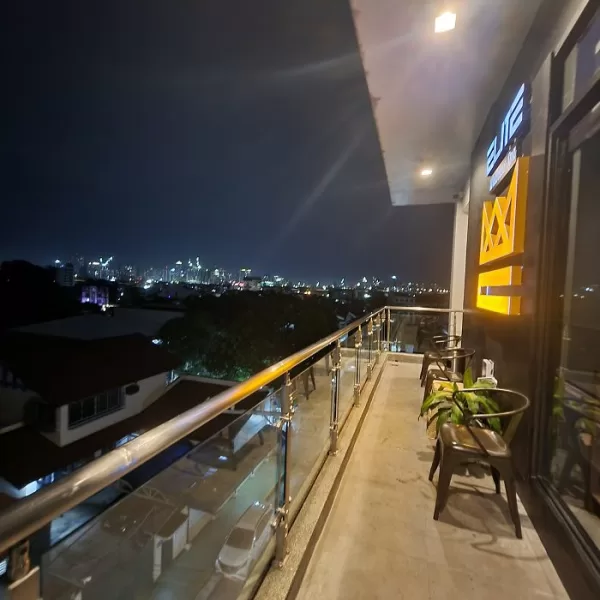 Elite Wellness Spa terrace and smoking area