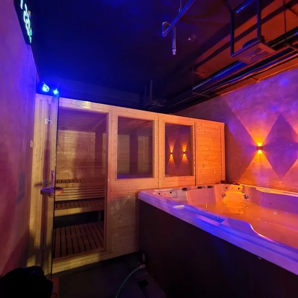 Massage Luxx Spa Sauna and Jacuzzi Wet Area