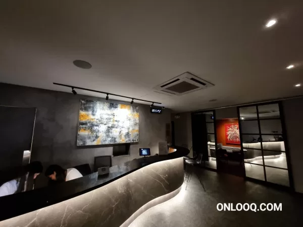 27 Shaw Spa Reception