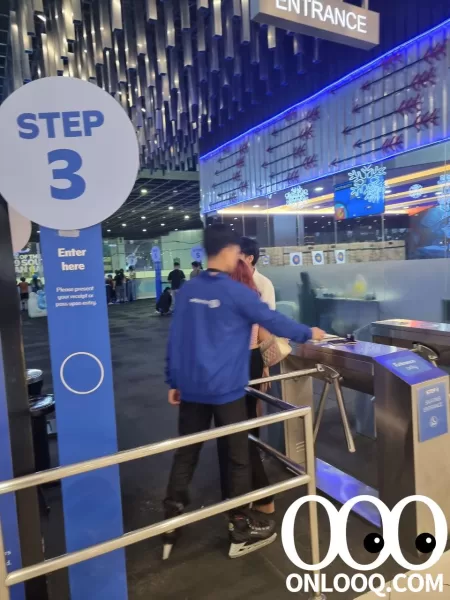 SM Moa Skating Step 3